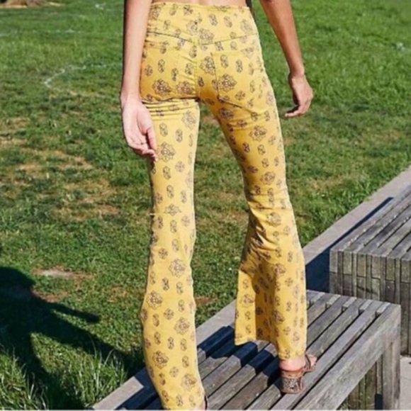 Free People Denim - Free People Printed Penny Pull-On Flare Jeans 27